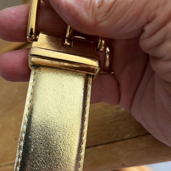 Simple and fabulous in gold belt - Picture 6 of 6